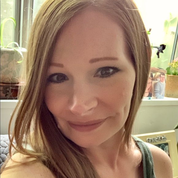 Meet your Posher, Sabrina - Picture 1 of 1